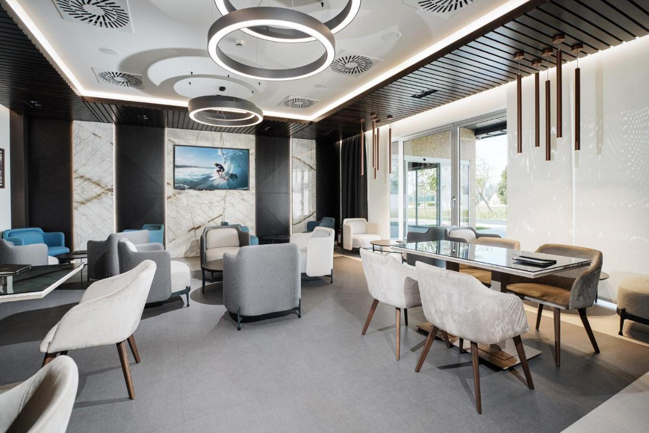 Hotel Srbija Lux Stara Pazova Exteriér fotografie